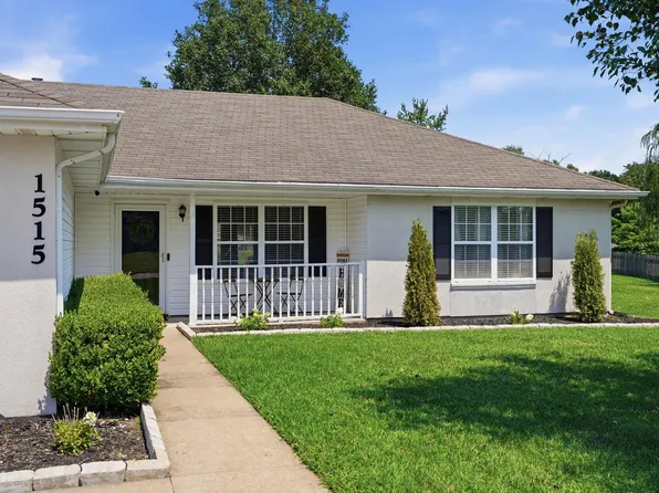 1515 Thoroughbred Cir, Columbia, MO 65202