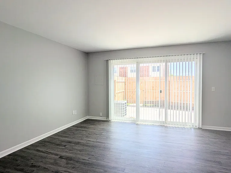 601 Hermitage Ct — Photo 34