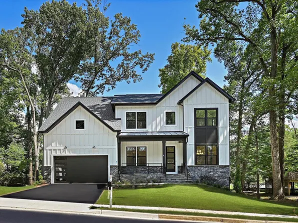 1913 Storm Dr, Falls Church, VA 22043