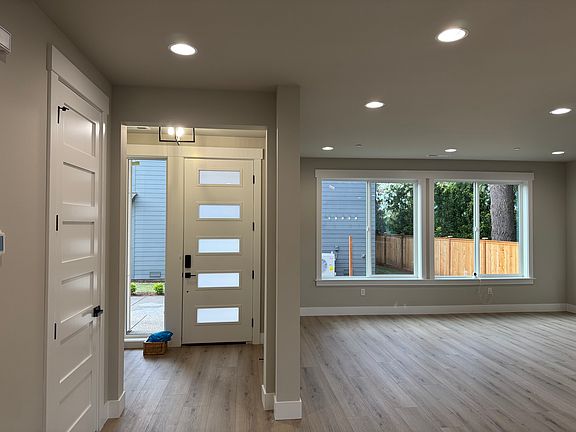 Entry with large 8' door.