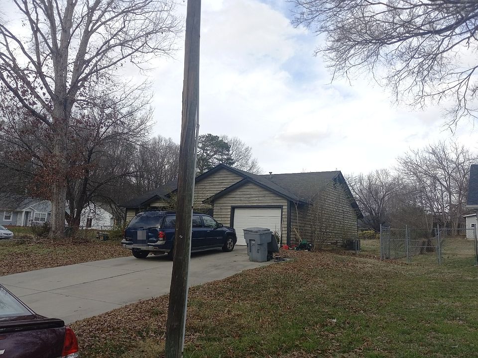 2nd image of 5401 Amado St