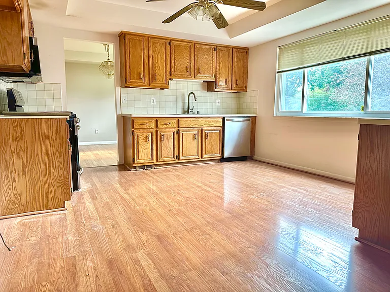 32307 Cambridge Dr — Photo 37