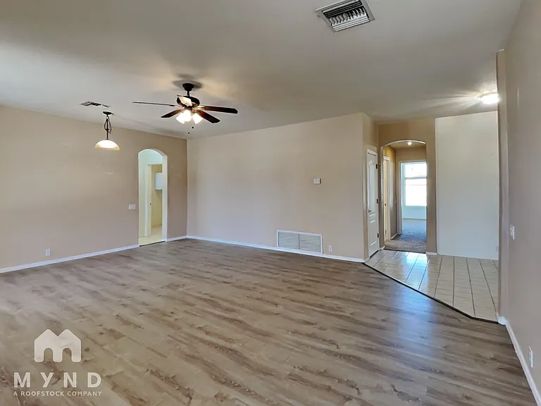 3434 W Desert Bend Loop — Photo 7