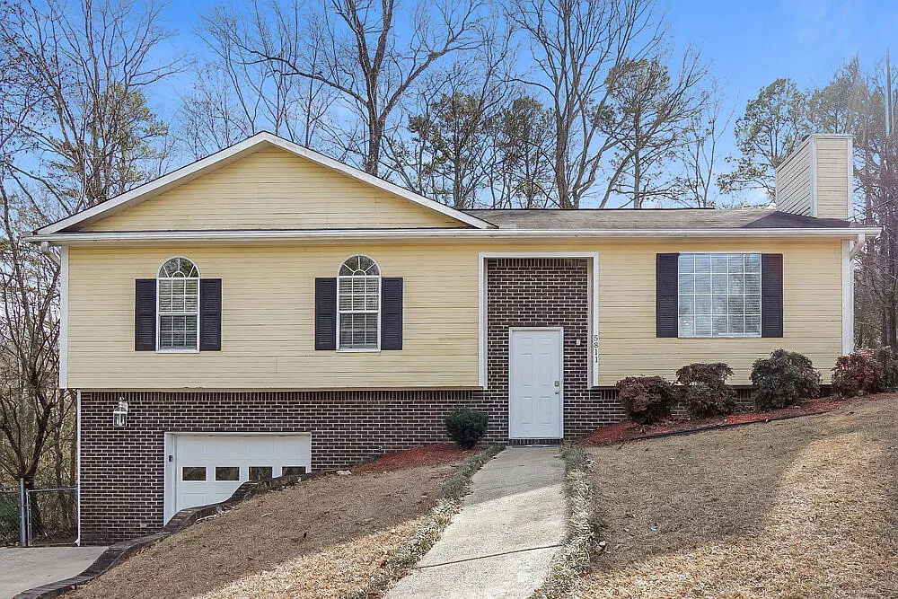 3 bed, 2.0 bath, 1224 sqft, $2,180 — Photo 1