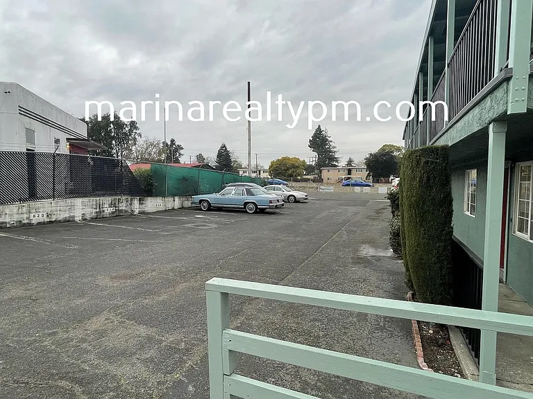 610-620 E Lincoln Rd — Photo 10