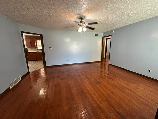 2308 S Grove St — Photo 2