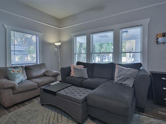 3rd image of 107 E Warren Ave #2