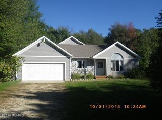45933 32nd St, Paw Paw, MI 49079