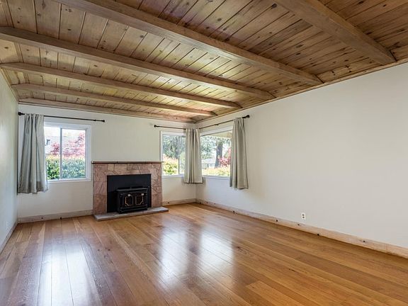 3rd image of 2120 Brewster Ave
