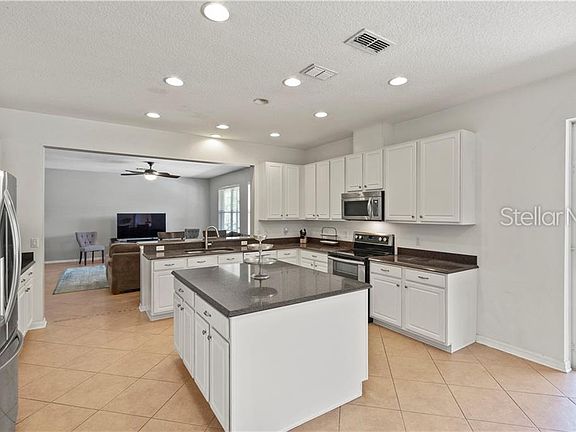 5th image of 939 Shadowmoss Dr