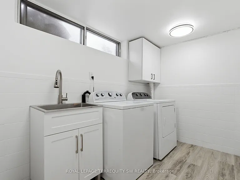 497 Ossington Ave #BASEMENT — Photo 24
