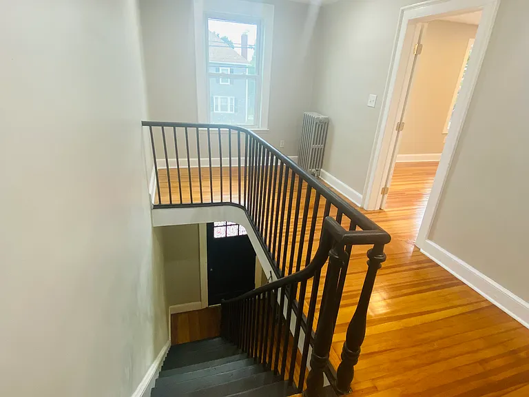 860 Windsor Ave #1 — Photo 17