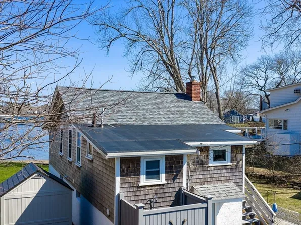 4 Ross Ave, Wareham, MA 02571