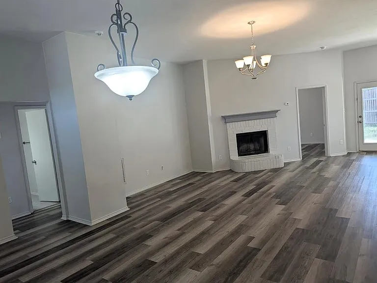 8541 Western Meadows Dr — Photo 7