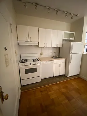 Rented by Gala West Realty LTD | media 8