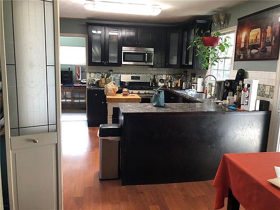 3rd image of 3151 Dowry Dr
