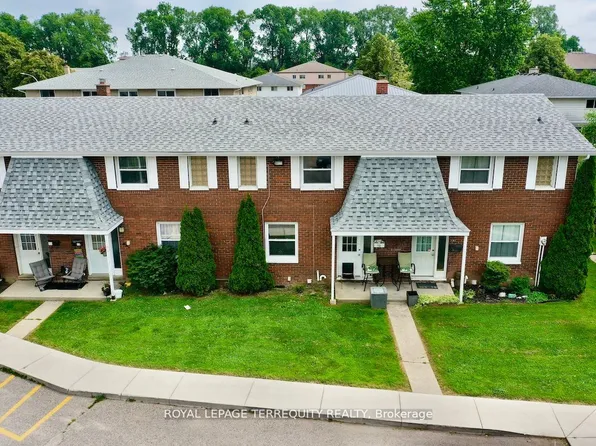 14 Orchard Pl, Chatham Kent, ON N7M 1A6