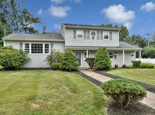 32 Braemar Dr, Wayne, NJ 07470
