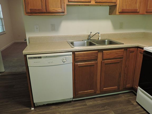 4th image of 401 Cleveland St