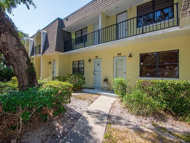 831 Camelia Ln #4 — Photo 39