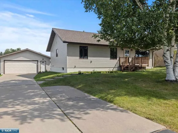 1204 9th Ave NW, Chisholm, MN 55719
