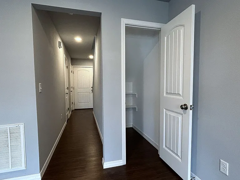 624 N 6th St #2 — Photo 9
