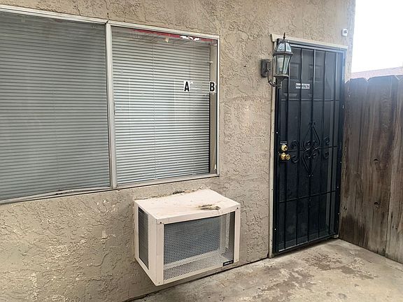 2nd image of 2810 N Chester Ave APT B