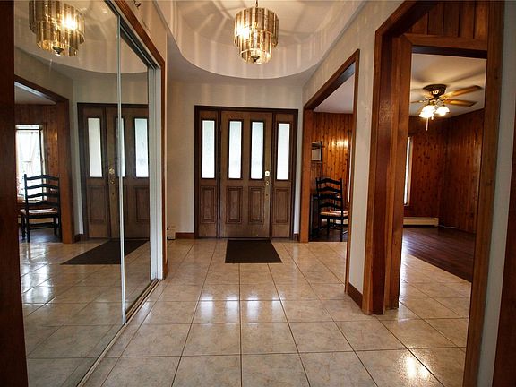 4th image of 27 Granada Cir