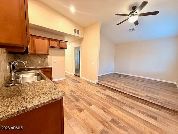 5th image of 324 S OCOTILLO Drive