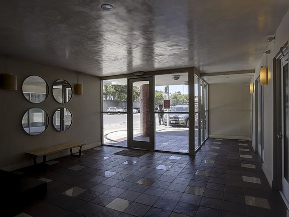 4th image of 1099 23rd St APT 8