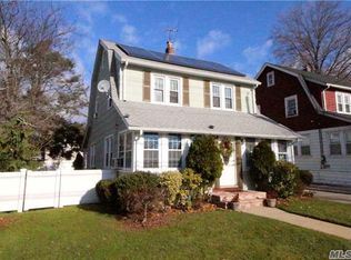 877 Lincoln Ave, Baldwin, NY 11510