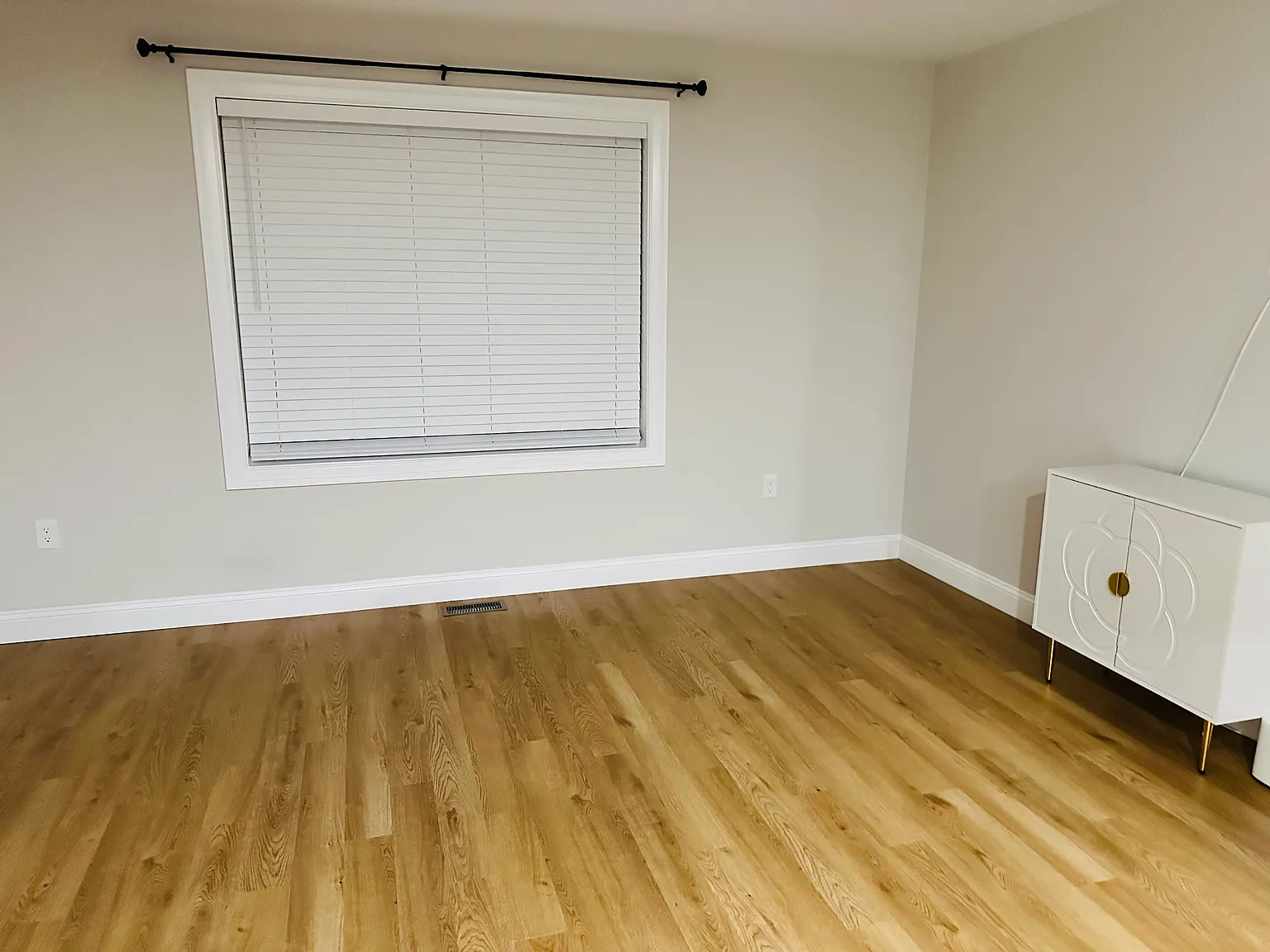 Studio, $1,899 — Photo 4