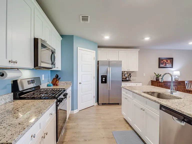 1033 Enclave Cir — Photo 11