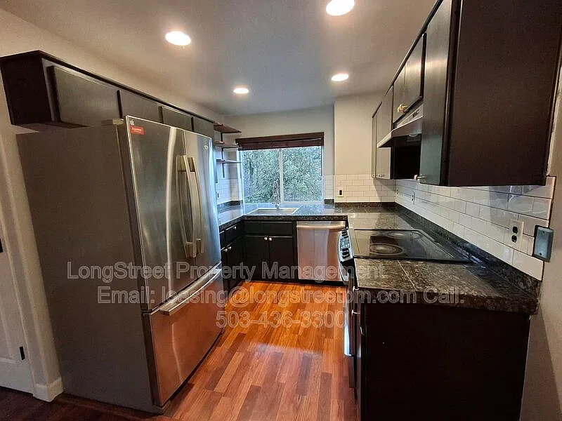 3 bed, 2.5 bath, 1455 sqft, $2,495 — Photo 3