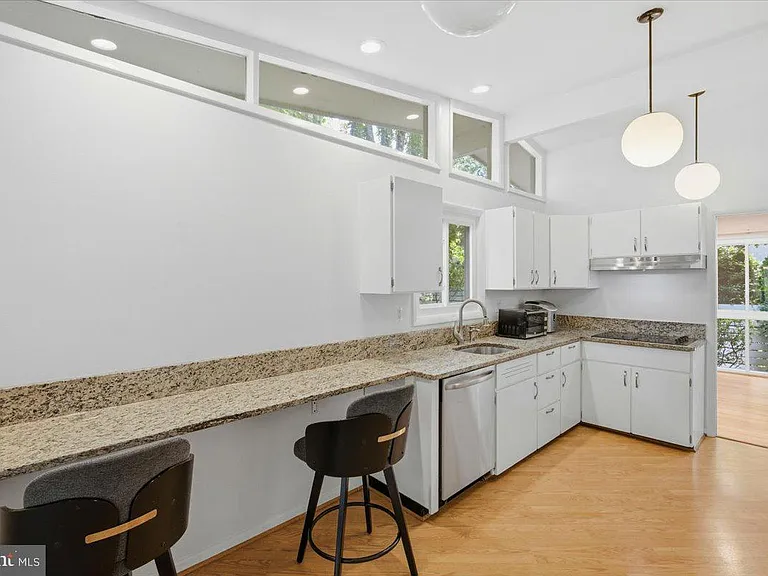 6614 Melody Ln — Photo 11