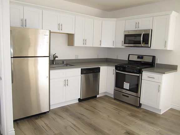 2nd image of 22233 Kittridge St