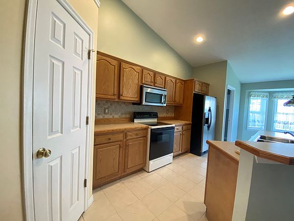 5th image of 11 Bell Ln