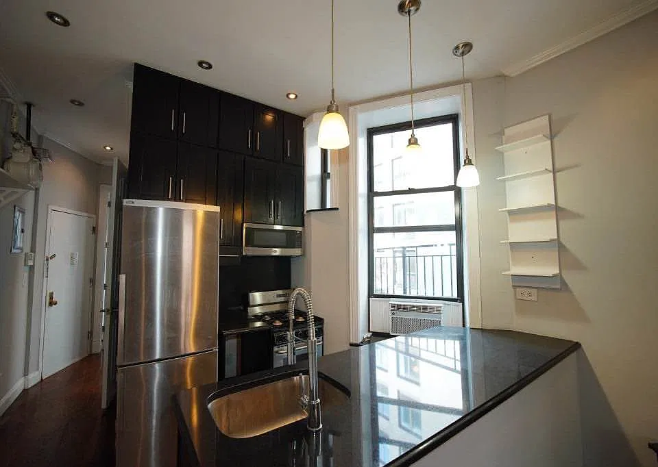 42 Avenue B #2