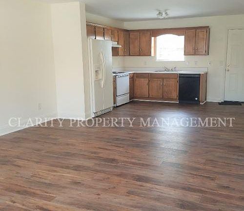 2nd image of 847 Stone Glen Trl NW