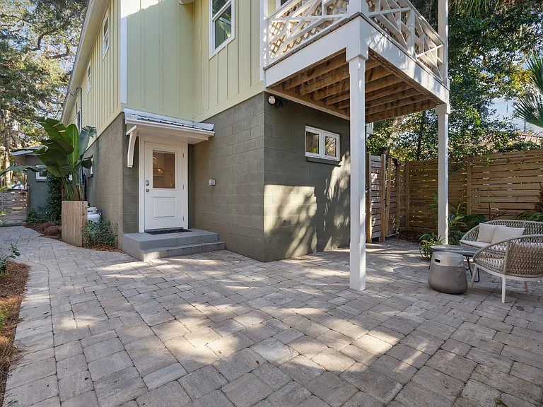 148 Oneida St — Photo 20