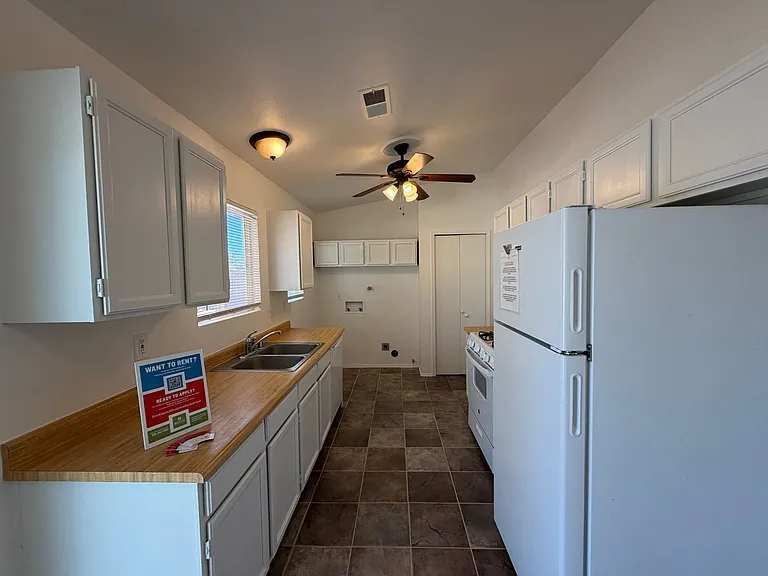 628 Pontiac Dr SW — Photo 14