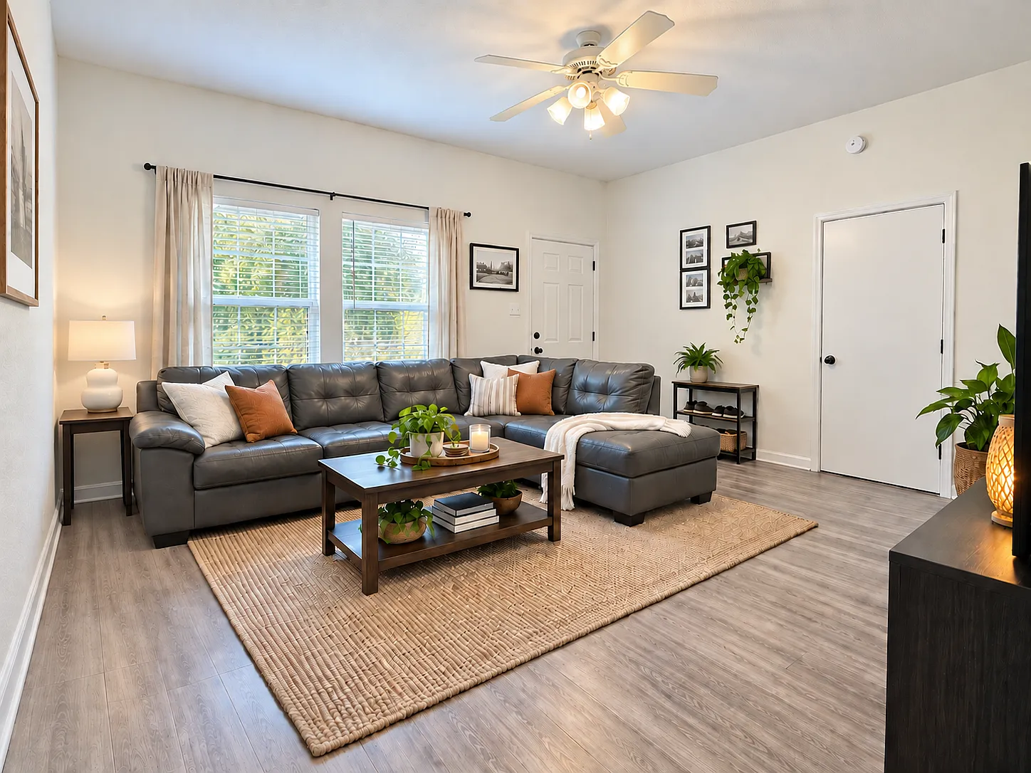 4 bed, 1650 sqft, $4,800 — Photo 2