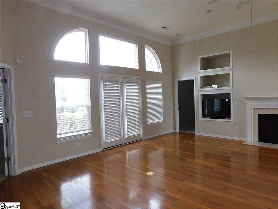 1st image of 6 Plassey Ln