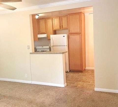 4th image of 1304 N Kenwood St #A