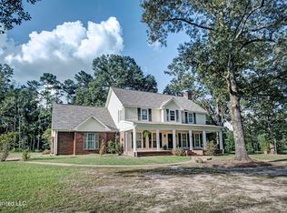 402 Springwood Cir, Terry, MS 39170