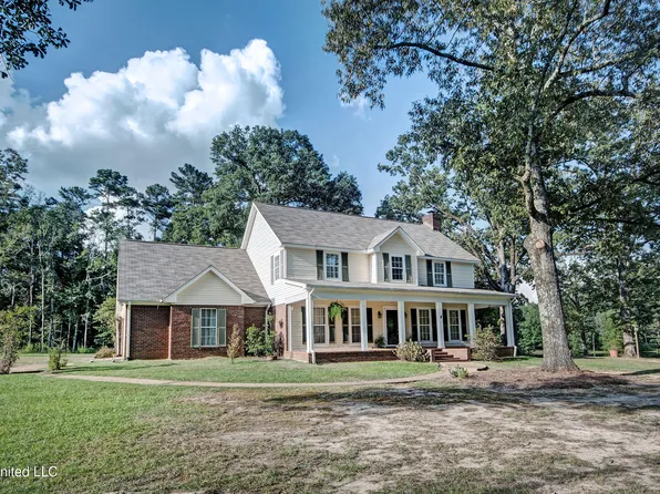 402 Springwood Cir, Terry, MS 39170