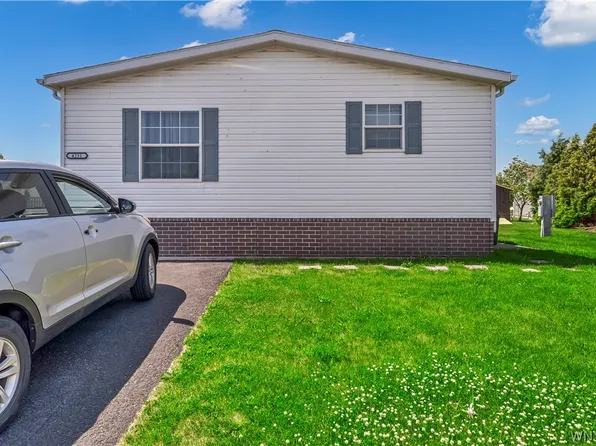4231 Mohawk Pkwy, Niagara Falls, NY 14304