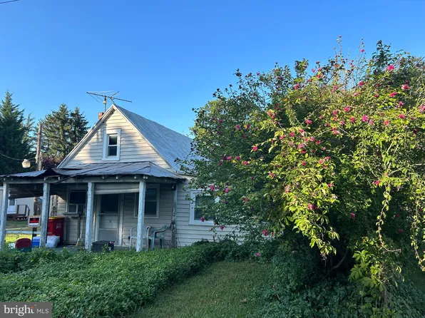 19 Orange St, Mount Holly Springs, PA 17065