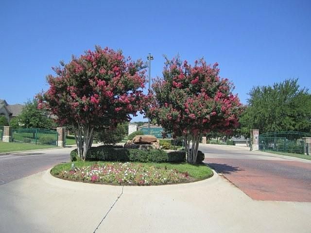 1st image of 3933 Lakewood Heights Ct