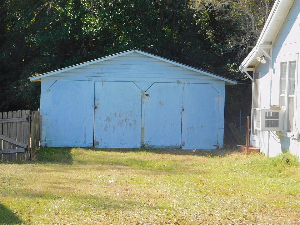 2nd image of 22727 Highway 55 Byp